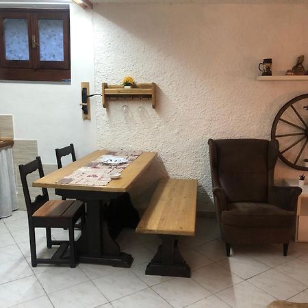 Temossi Residence Ai Laghi מראה חיצוני תמונה