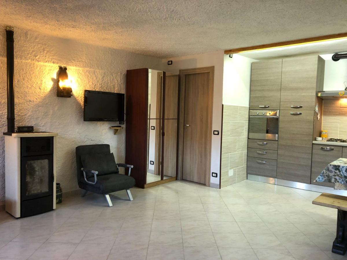 Temossi Residence Ai Laghi מראה חיצוני תמונה